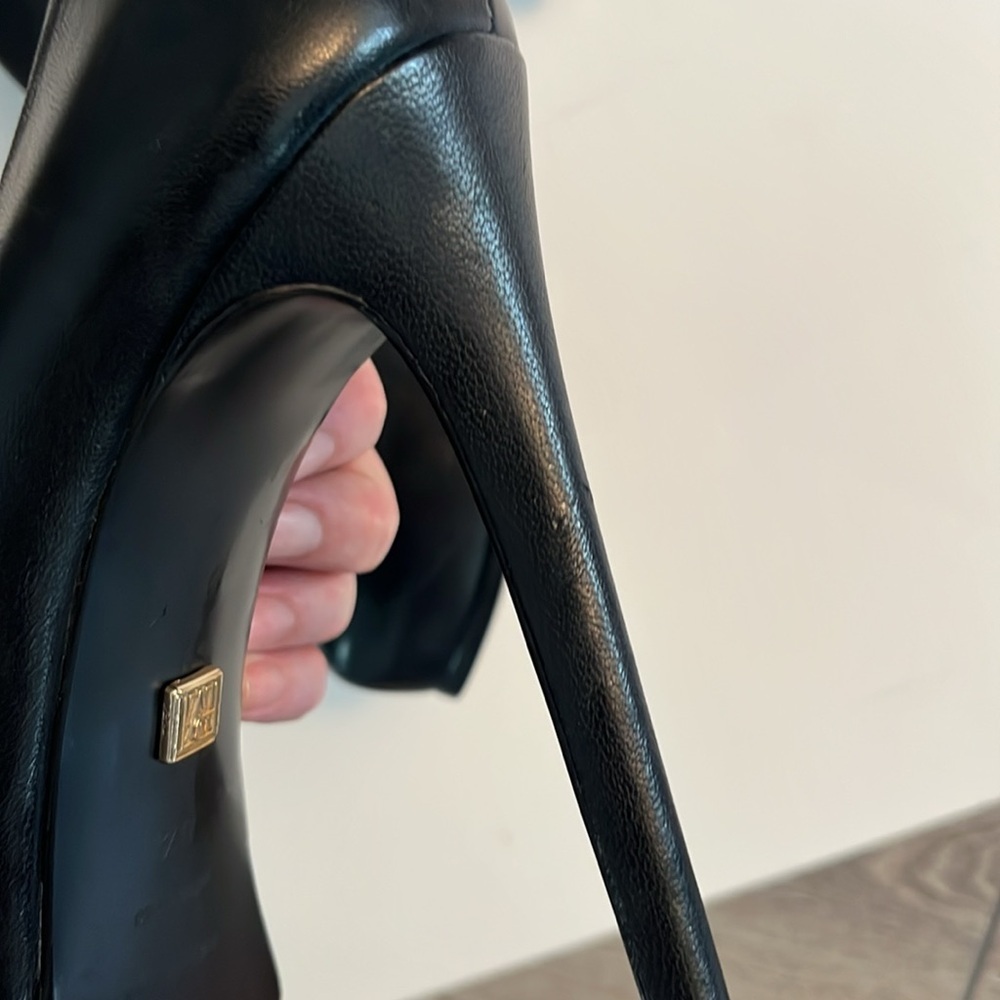 Elegant Black Women's Heels - Picture 7 of 8
